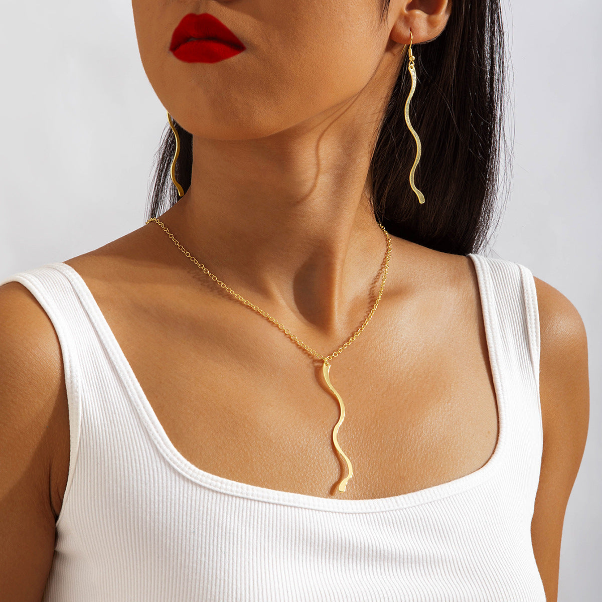 Wholesale Pendant Set  Silver Geometric Earrings Necklace Set